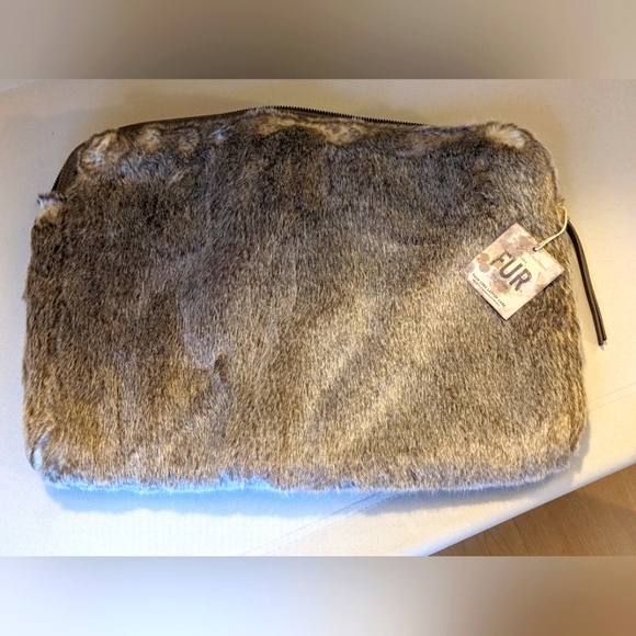 Restoration hardware faux fur laptop bag - Picture 2 of 3